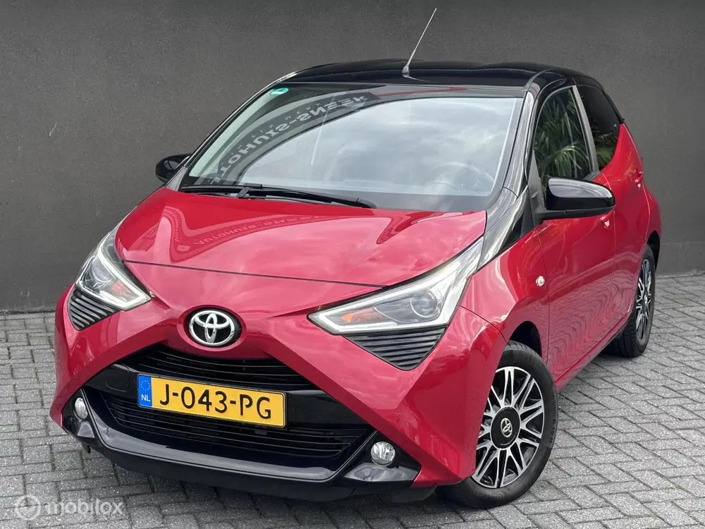Toyota Aygo X-clusiv uit 2020, foto 2