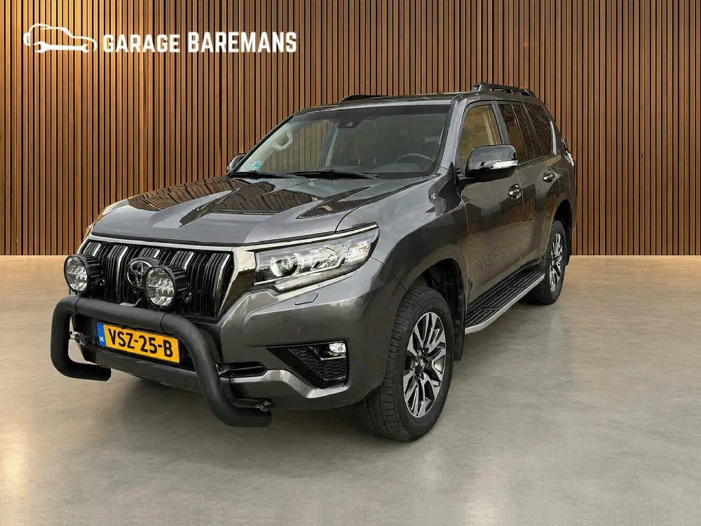 Toyota Land Cruiser 2.8 D-4D-F Black Edition Window Van uit 2022