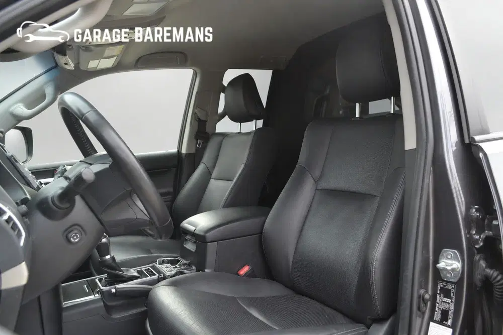 Toyota Land Cruiser 2.8 D-4D-F Black Edition Window Van uit 2022, foto 10
