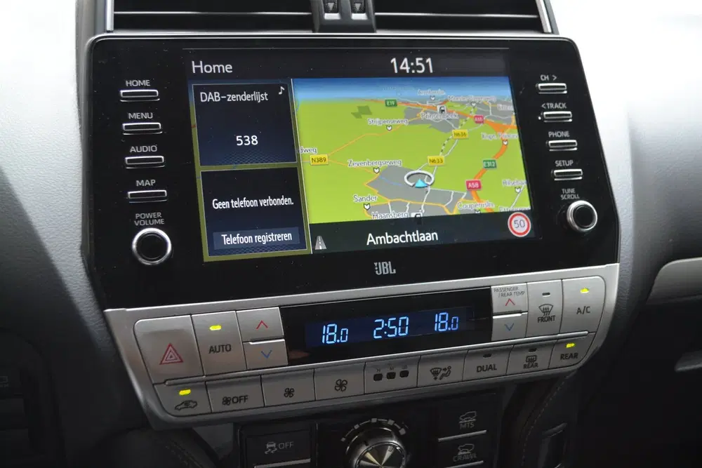 Toyota Land Cruiser 2.8 D-4D-F Black Edition Window Van uit 2022, foto 15