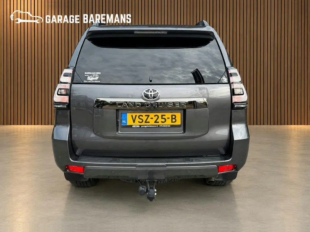 Toyota Land Cruiser 2.8 D-4D-F Black Edition Window Van uit 2022, foto 4