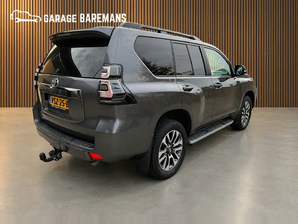 Toyota Land Cruiser 2.8 D-4D-F Black Edition Window Van uit 2022, foto 5