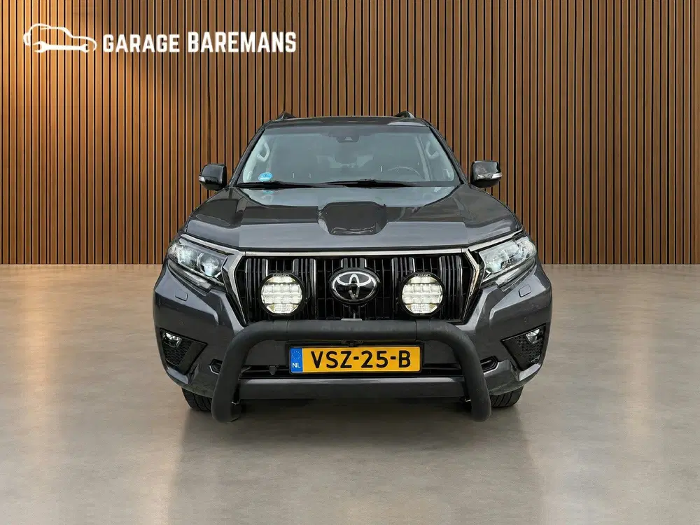 Toyota Land Cruiser 2.8 D-4D-F Black Edition Window Van uit 2022, foto 9