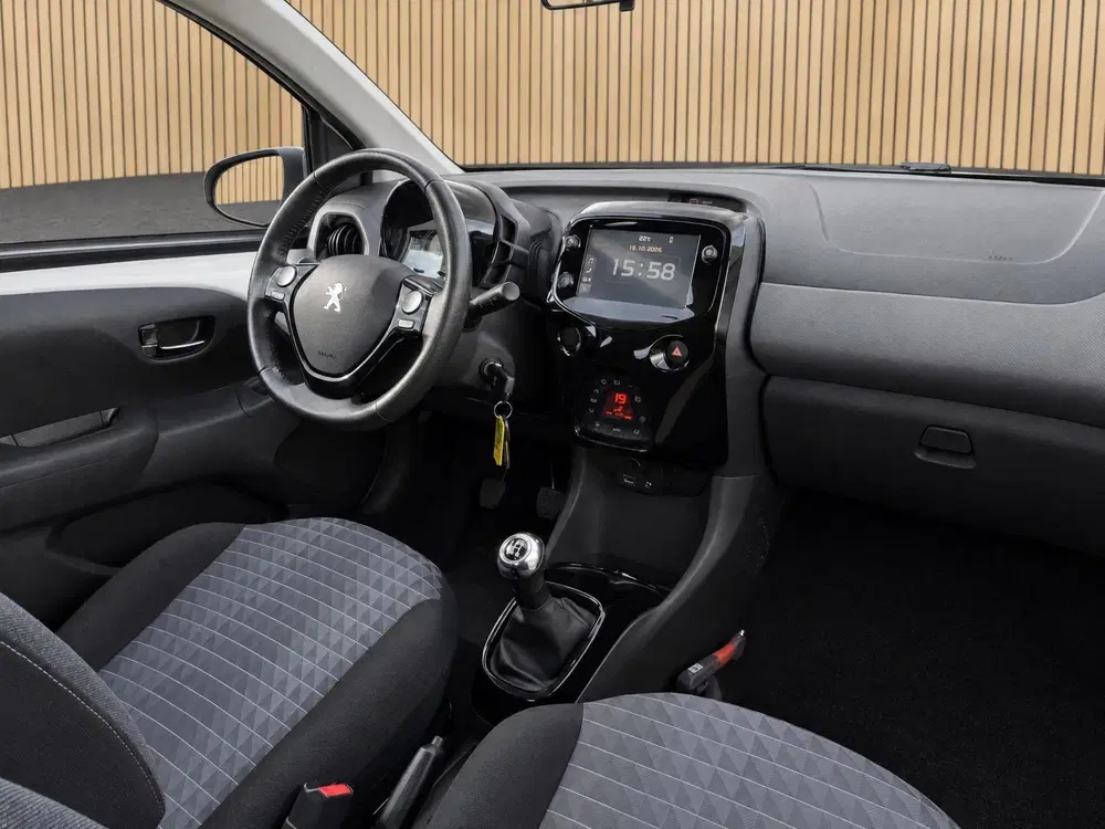 Peugeot 108 1.0 e-VTi Allure uit 2021, foto 3