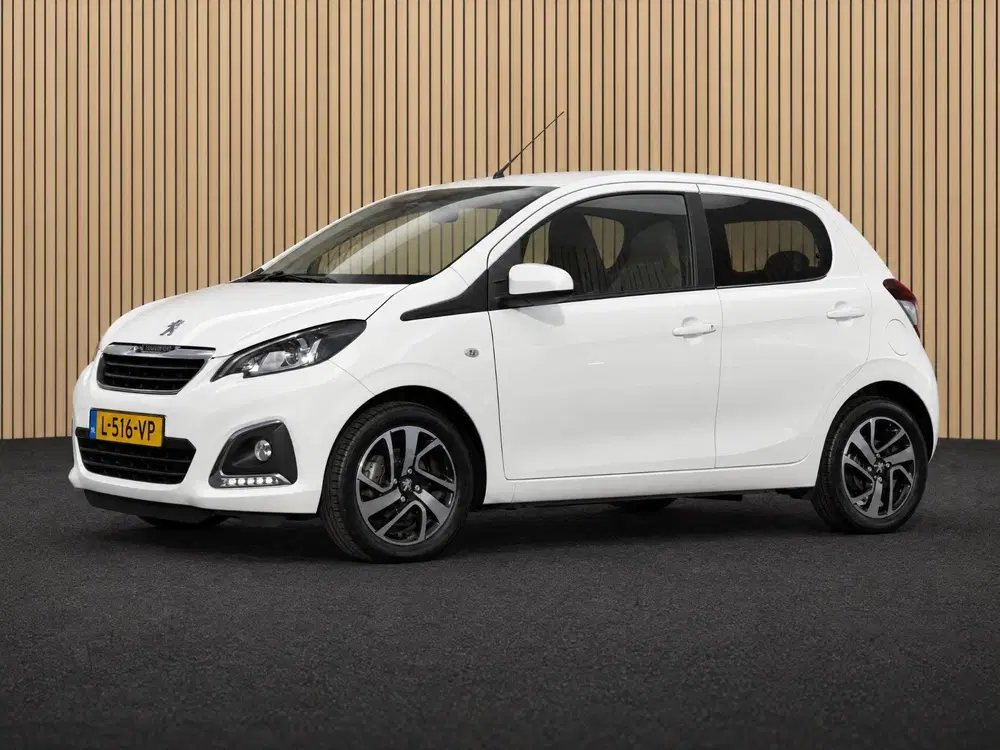 Peugeot 108 1.0 e-VTi Allure uit 2021, foto 5