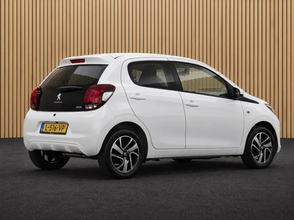 Peugeot 108 1.0 e-VTi Allure uit 2021, foto 6