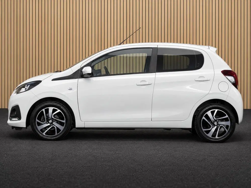 Peugeot 108 1.0 e-VTi Allure uit 2021, foto 9