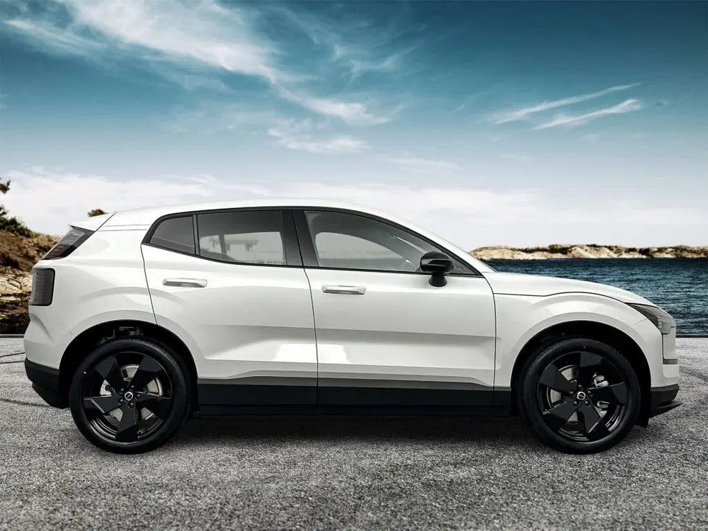 Volvo EX30 P5 Long Range Plus Black Edition Europa uit 2026, foto 7