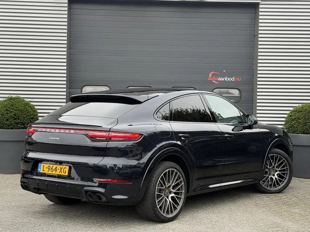 Porsche Cayenne Cayenne Coupé 3.0 E-Hybrid Sport Chrono uit 2021, foto 2