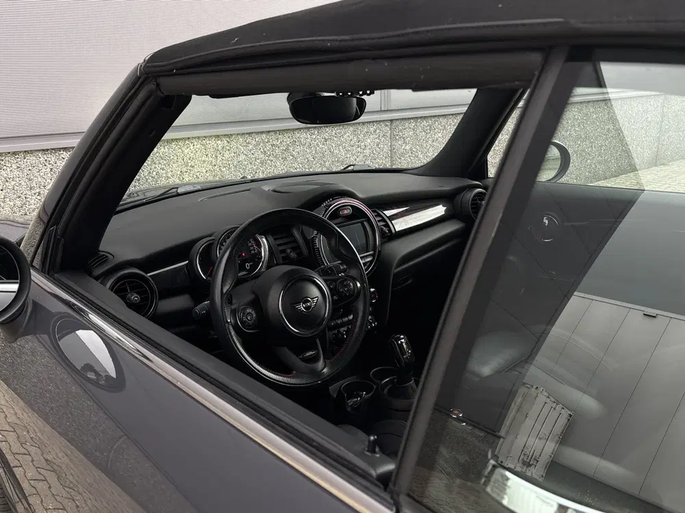 Mini Cabrio 2.0 John Cooper Works Chili uit 2019, foto 12