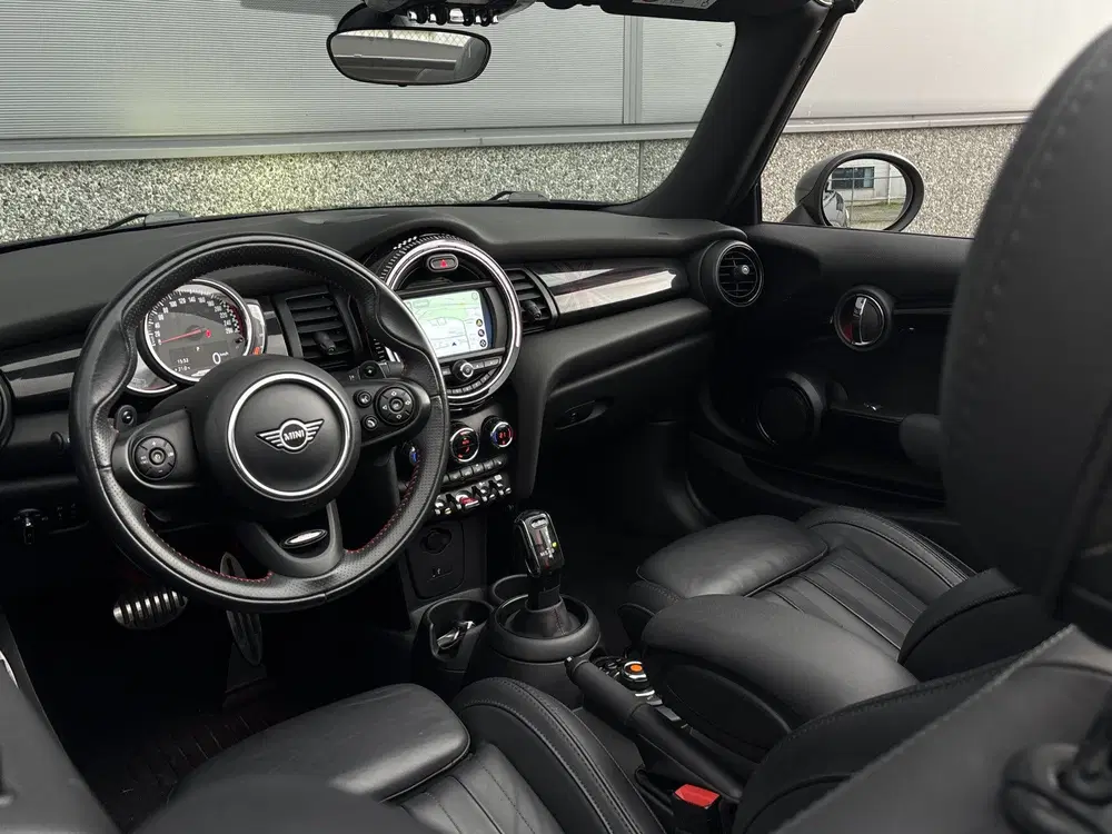 Mini Cabrio 2.0 John Cooper Works Chili uit 2019, foto 13