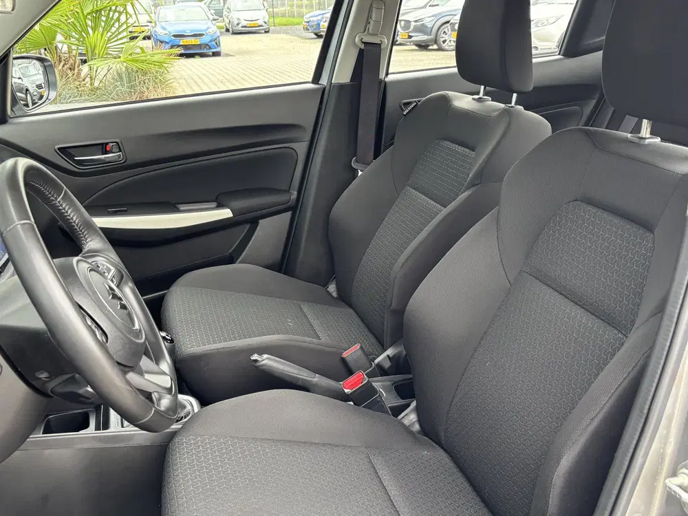 Suzuki Swift 1.2 Comfort Smart Hybrid Airco uit 2023, foto 12