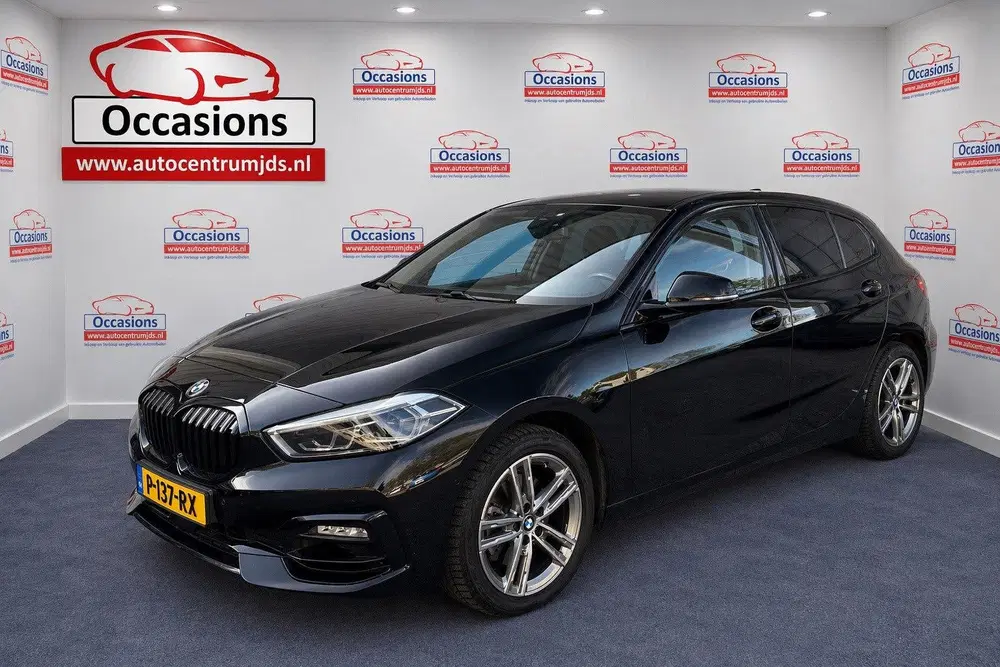 BMW 1-serie 116i High Executive uit 2021