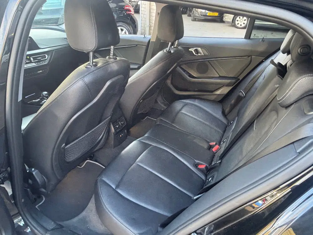 BMW 1-serie 116i High Executive uit 2021, foto 10