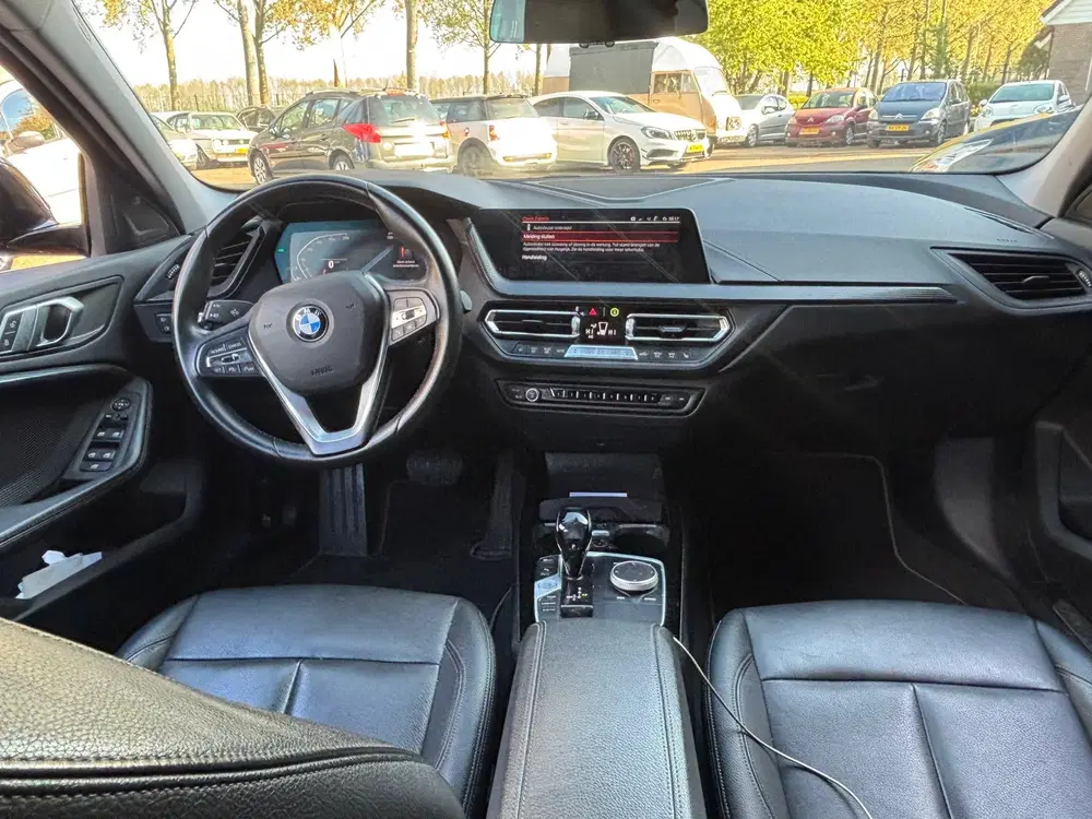 BMW 1-serie 116i High Executive uit 2021, foto 14