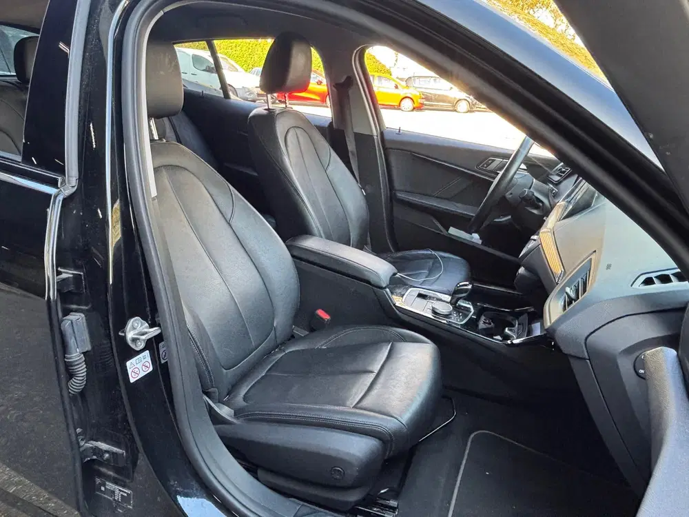BMW 1-serie 116i High Executive uit 2021, foto 15