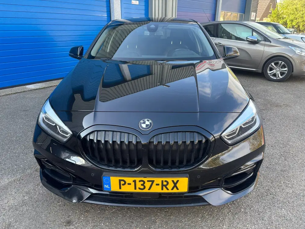 BMW 1-serie 116i High Executive uit 2021, foto 3