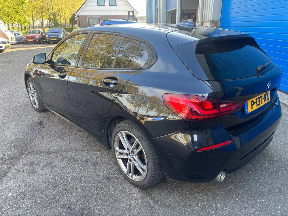 BMW 1-serie 116i High Executive uit 2021, foto 7