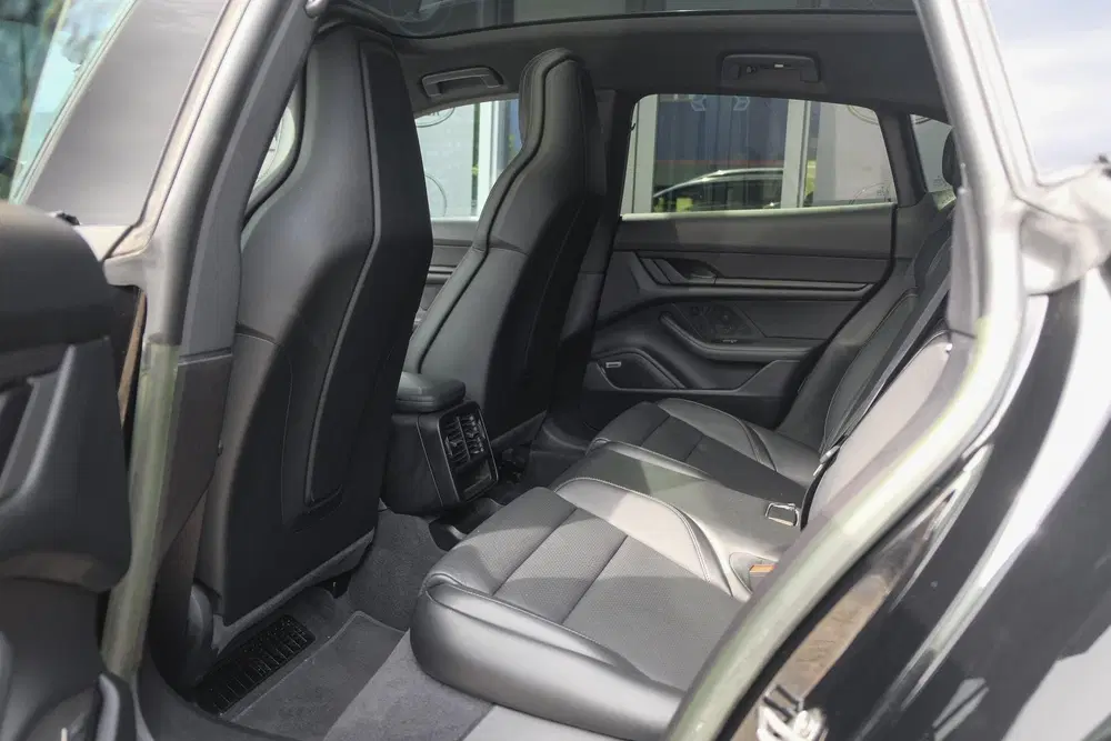 Porsche Taycan Sport Turismo 476pk Performance Plus 93kwh uit 2022, foto 11