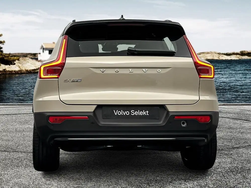 Volvo EX40 Extended Range Plus Dark Europa uit 2026, foto 6