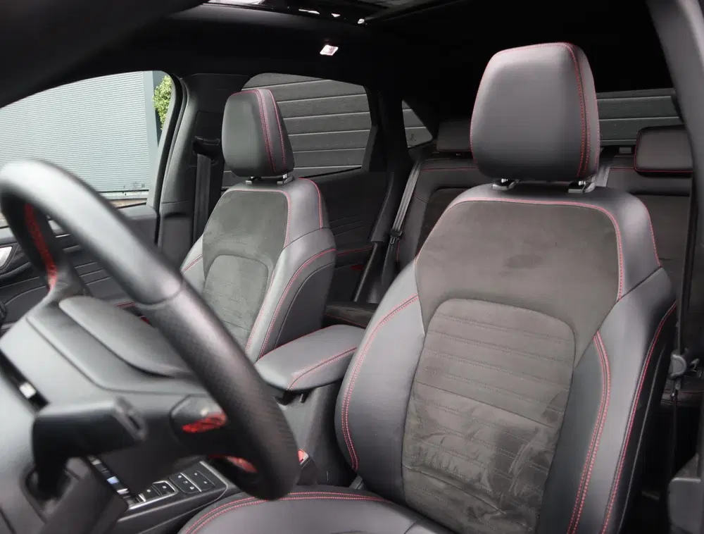Ford Kuga 2.5 PHEV ST-Line X uit 2023, foto 3