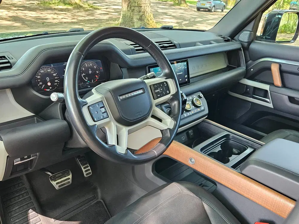 Land Rover Defender 3.0 P400 HSE uit 2020, foto 12