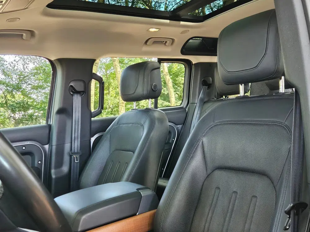 Land Rover Defender 3.0 P400 HSE uit 2020, foto 13