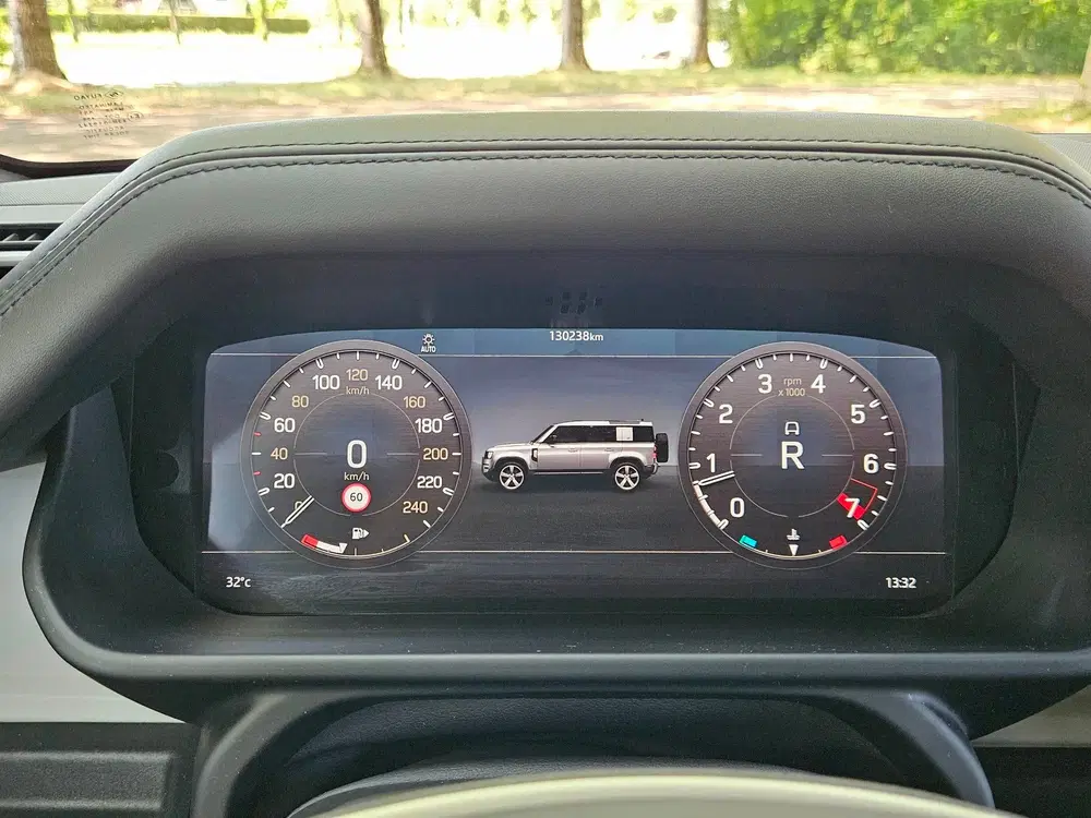 Land Rover Defender 3.0 P400 HSE uit 2020, foto 14