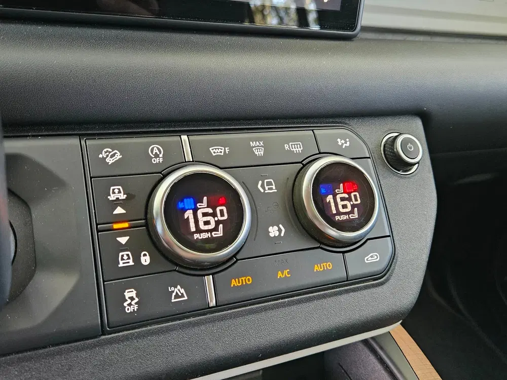 Land Rover Defender 3.0 P400 HSE uit 2020, foto 15