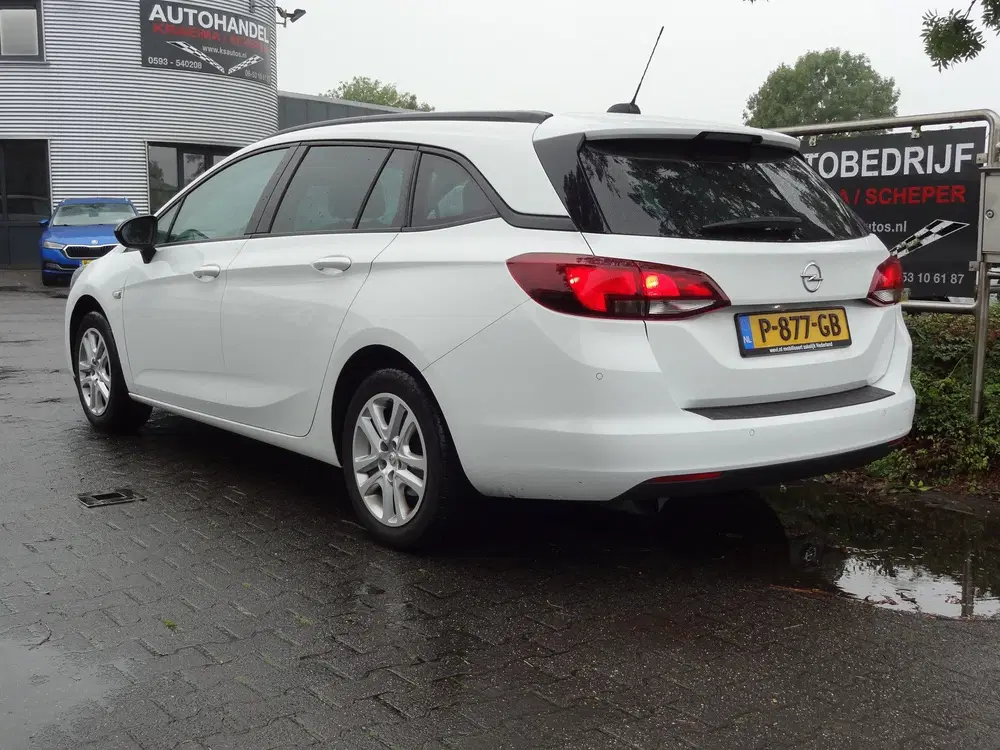Opel Astra 1.2 Business Edition (bj 2022) uit 2022, foto 3