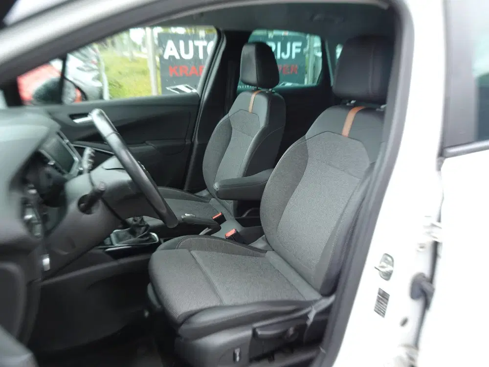 Opel Crossland 1.2 Turbo Business Edition (bj 2021) uit 2021, foto 6