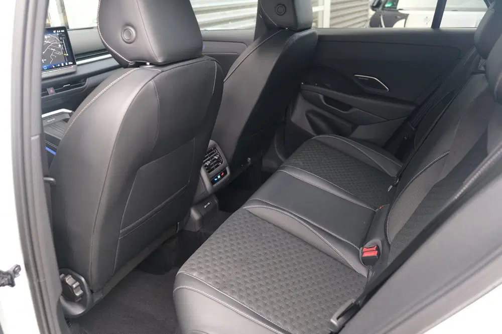 Volkswagen T-Roc 1.5 eTsi R-Line DSG 150PK Pano ACC 360CAM uit 2026, foto 10