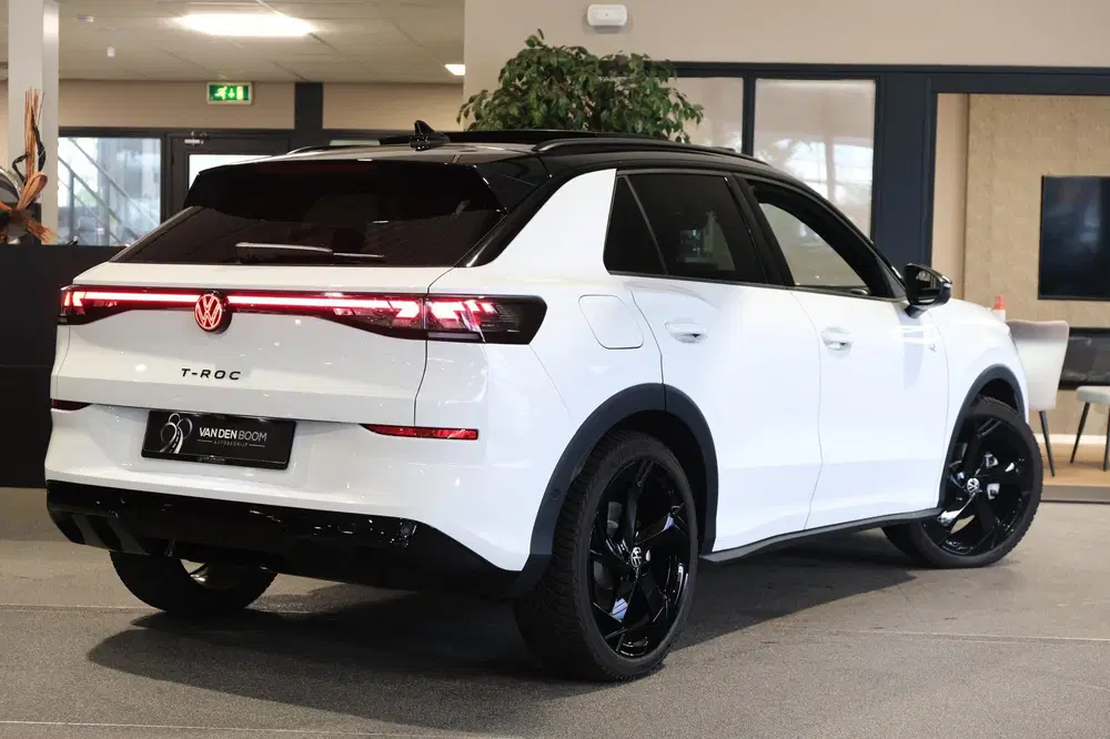 Volkswagen T-Roc 1.5 eTsi R-Line DSG 150PK Pano ACC 360CAM uit 2026, foto 2