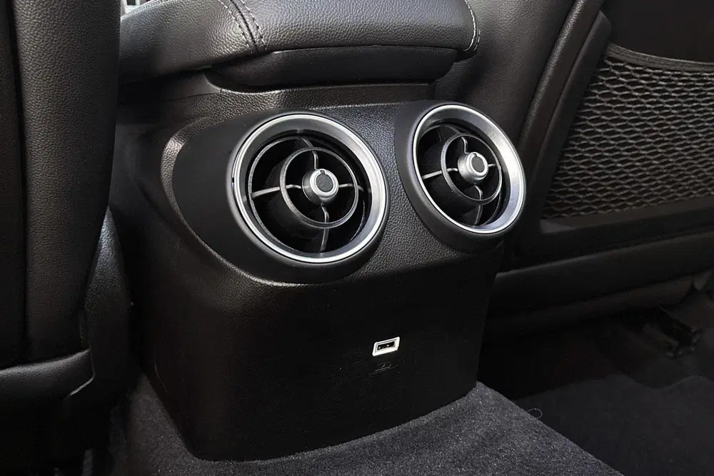 Alfa Romeo Giulia 2.0 T GME AWD Competizione 280PK Facelift uit 2024, foto 11
