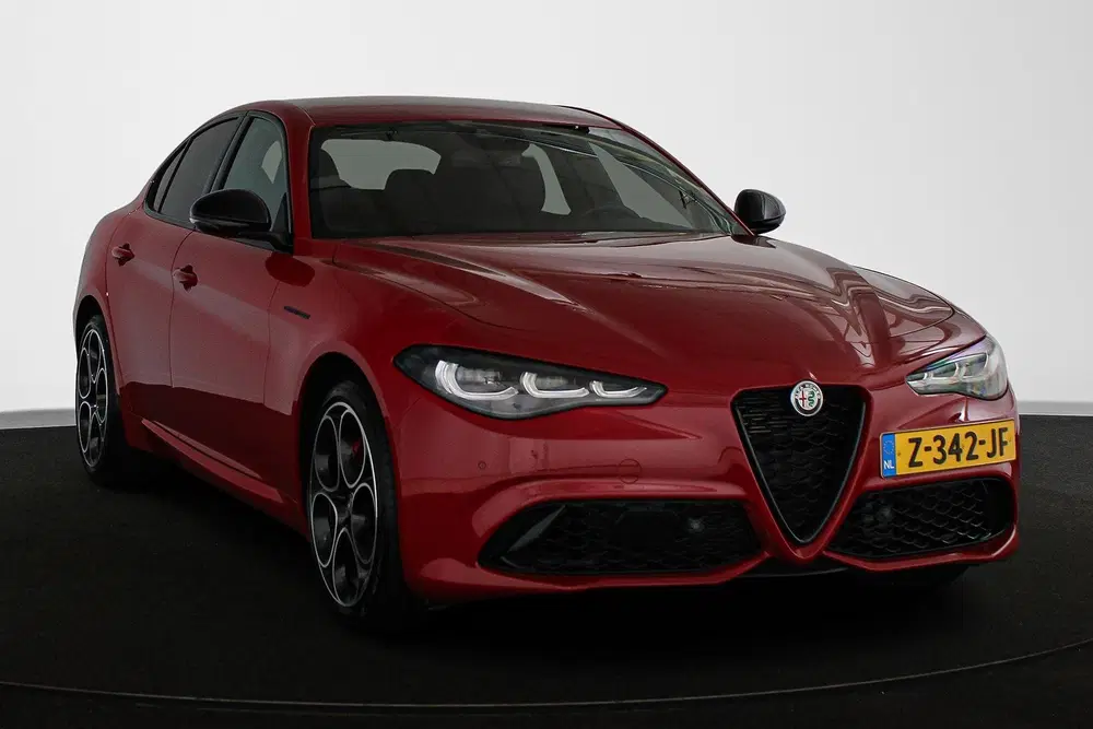 Alfa Romeo Giulia 2.0 T GME AWD Competizione 280PK Facelift uit 2024, foto 2