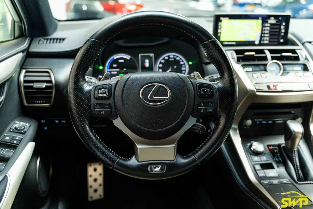 Lexus NX 300h AWD F F SPORT Line uit 2021, foto 2