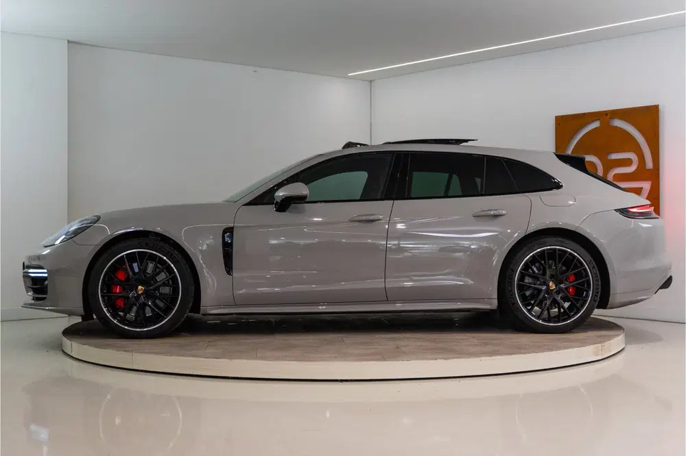 Porsche Panamera Sport Turismo 2.9 4 E-Hybrid Platinum Edit uit 2021, foto 2