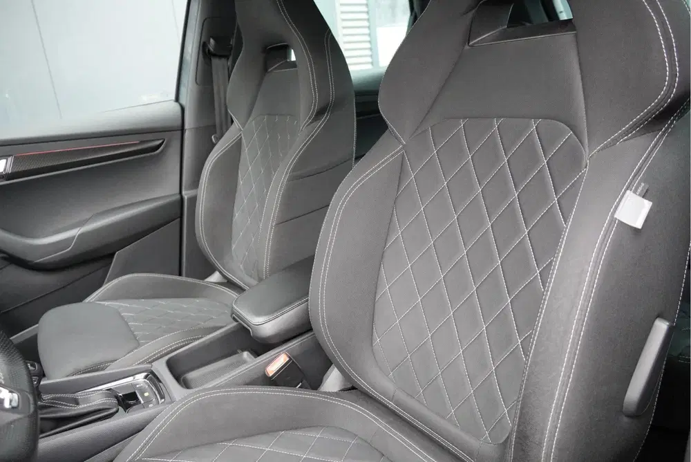 Skoda Karoq 1.5 TSI ACT 150PK Automaat Sportline Busin uit 2019, foto 9