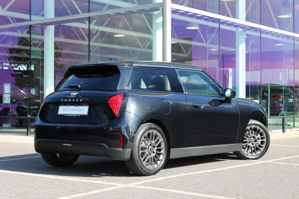 Mini Hatchback Cooper E uit 2026, foto 4