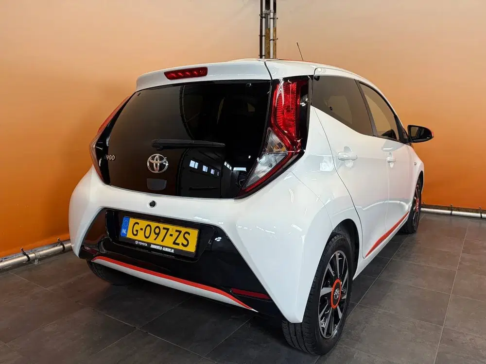Toyota Aygo 1.0 VVT-i x-otic cabriotop uit 2019, foto 12