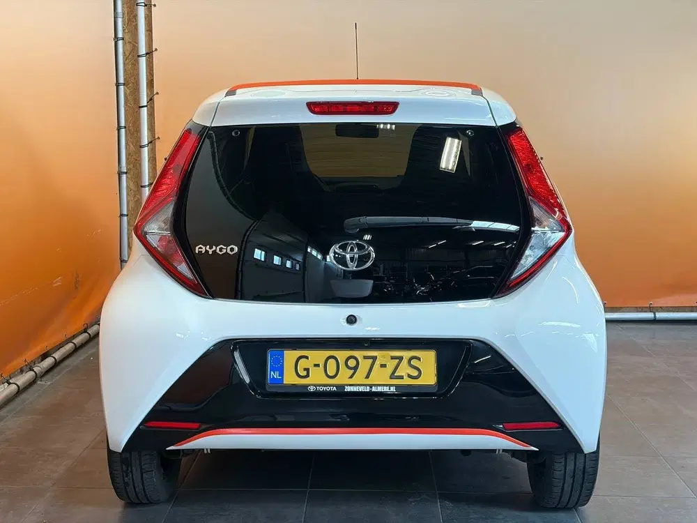 Toyota Aygo 1.0 VVT-i x-otic cabriotop uit 2019, foto 13