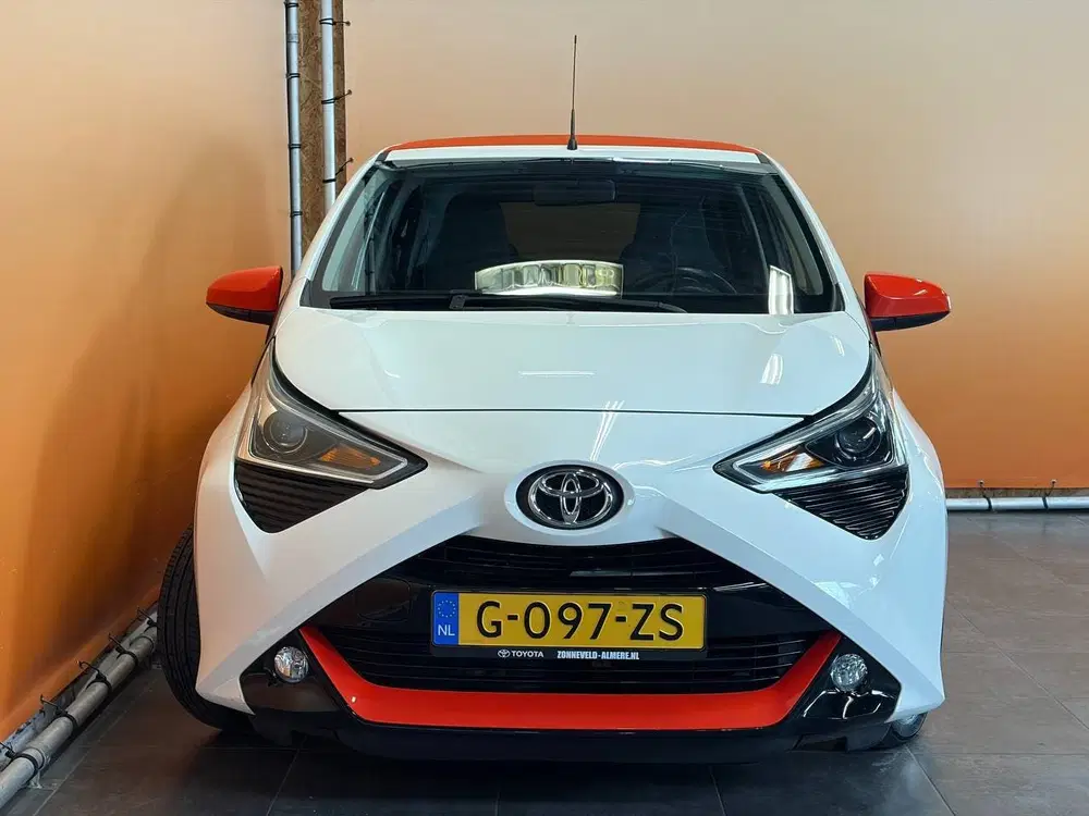 Toyota Aygo 1.0 VVT-i x-otic cabriotop uit 2019, foto 2