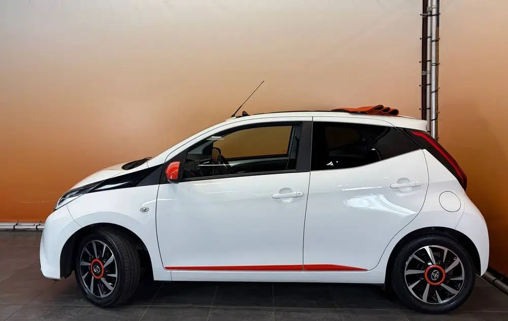 Toyota Aygo 1.0 VVT-i x-otic cabriotop uit 2019, foto 6