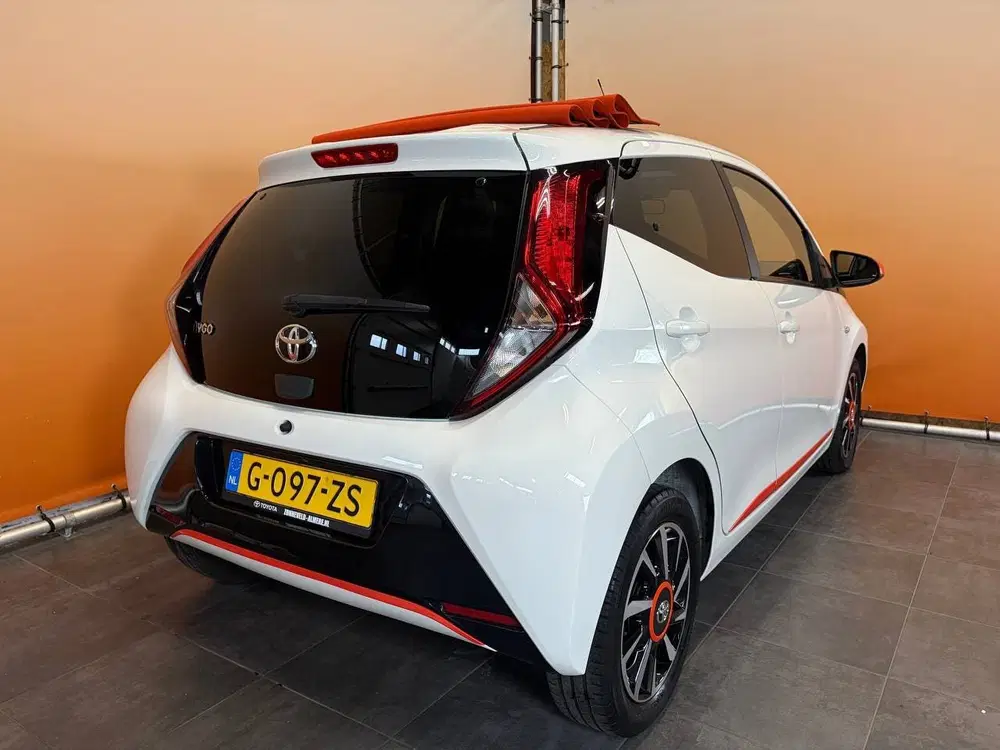 Toyota Aygo 1.0 VVT-i x-otic cabriotop uit 2019, foto 9