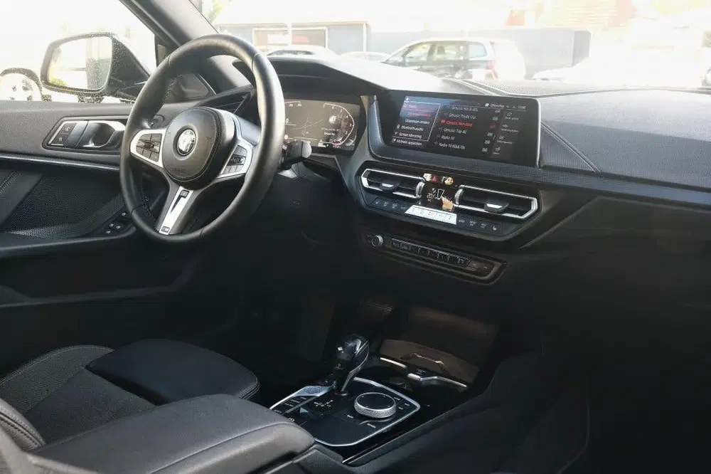 BMW 2-serie 2-serie Gran Coupé 218i High Executive uit 2020, foto 2