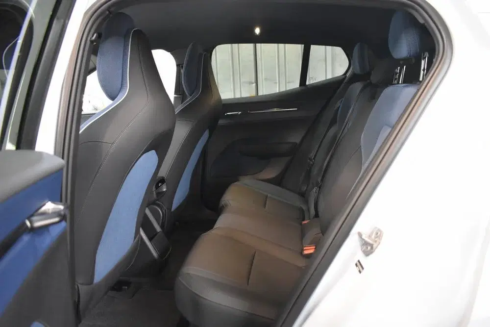 Volvo EX30 Extended Core 69kWh uit 2024, foto 11