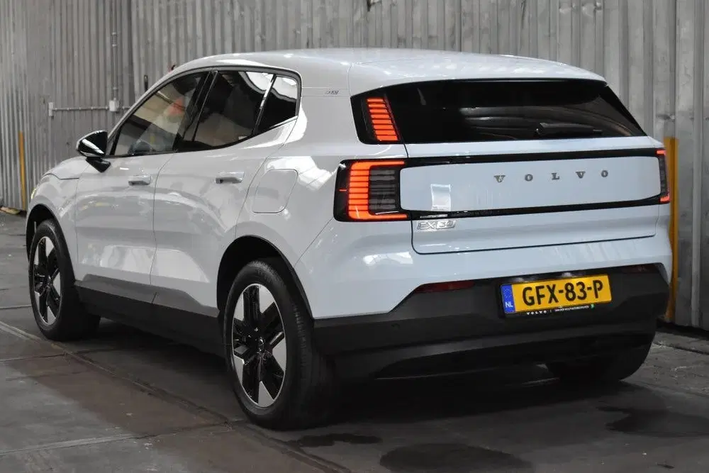 Volvo EX30 Extended Core 69kWh uit 2024, foto 2