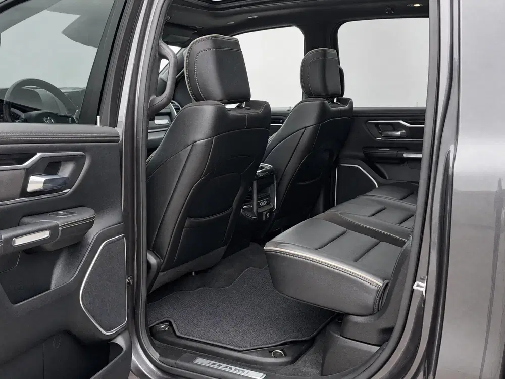 Dodge RAM 5.7 V8 4x4 Crew Cab Laramie uit 2022, foto 8