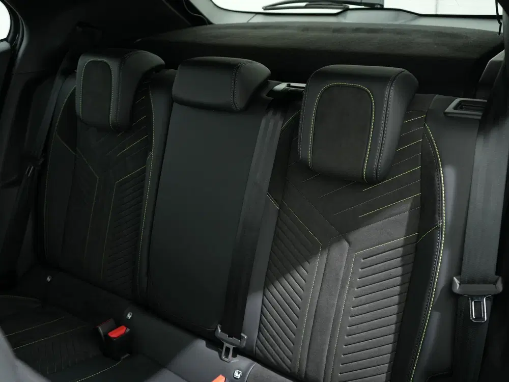Peugeot 2008 1.2 HYBRID 145PK GT E-DCS6 uit 2025, foto 5