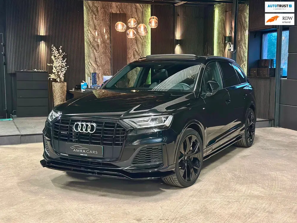 Audi Q7 55 TFSI e quattro 3X S-LINE uit 2023